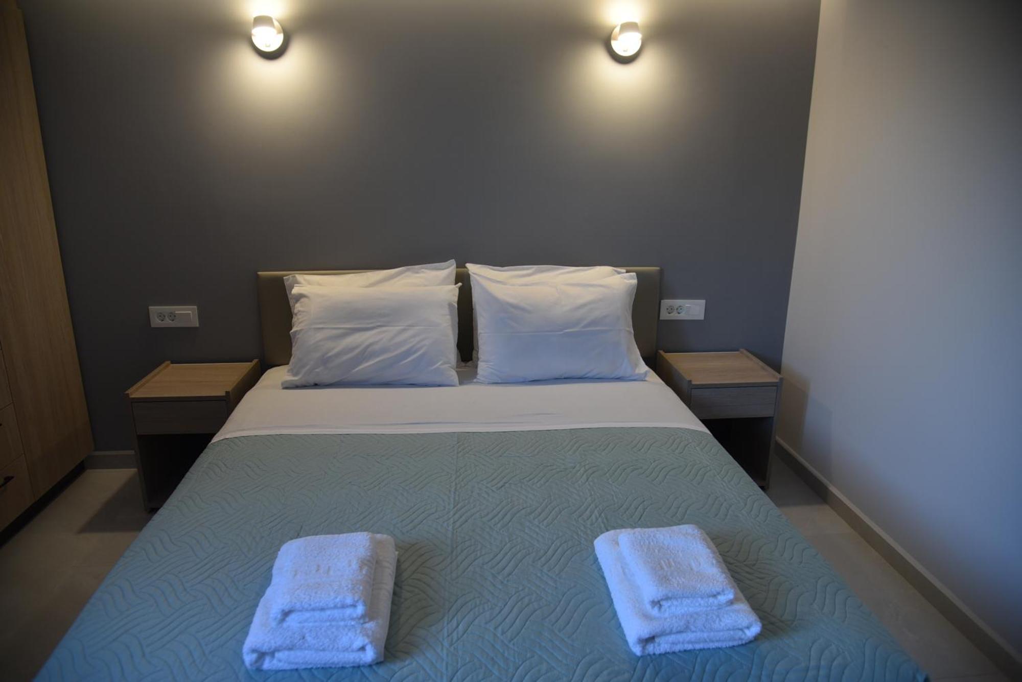 Pirgos Deluxe Apartment - Private Parking Kíssamos Extérieur photo