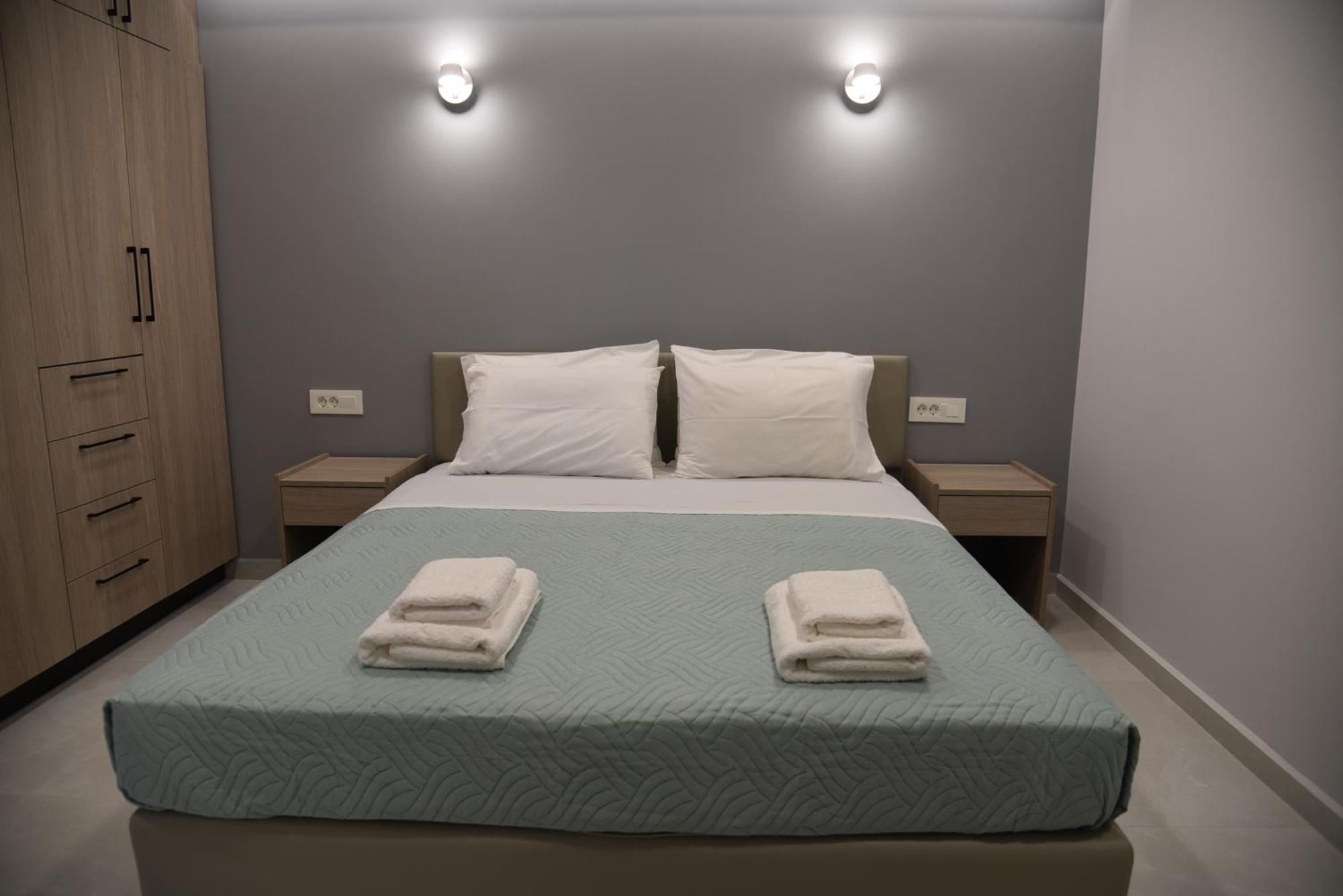 Pirgos Deluxe Apartment - Private Parking Kíssamos Extérieur photo
