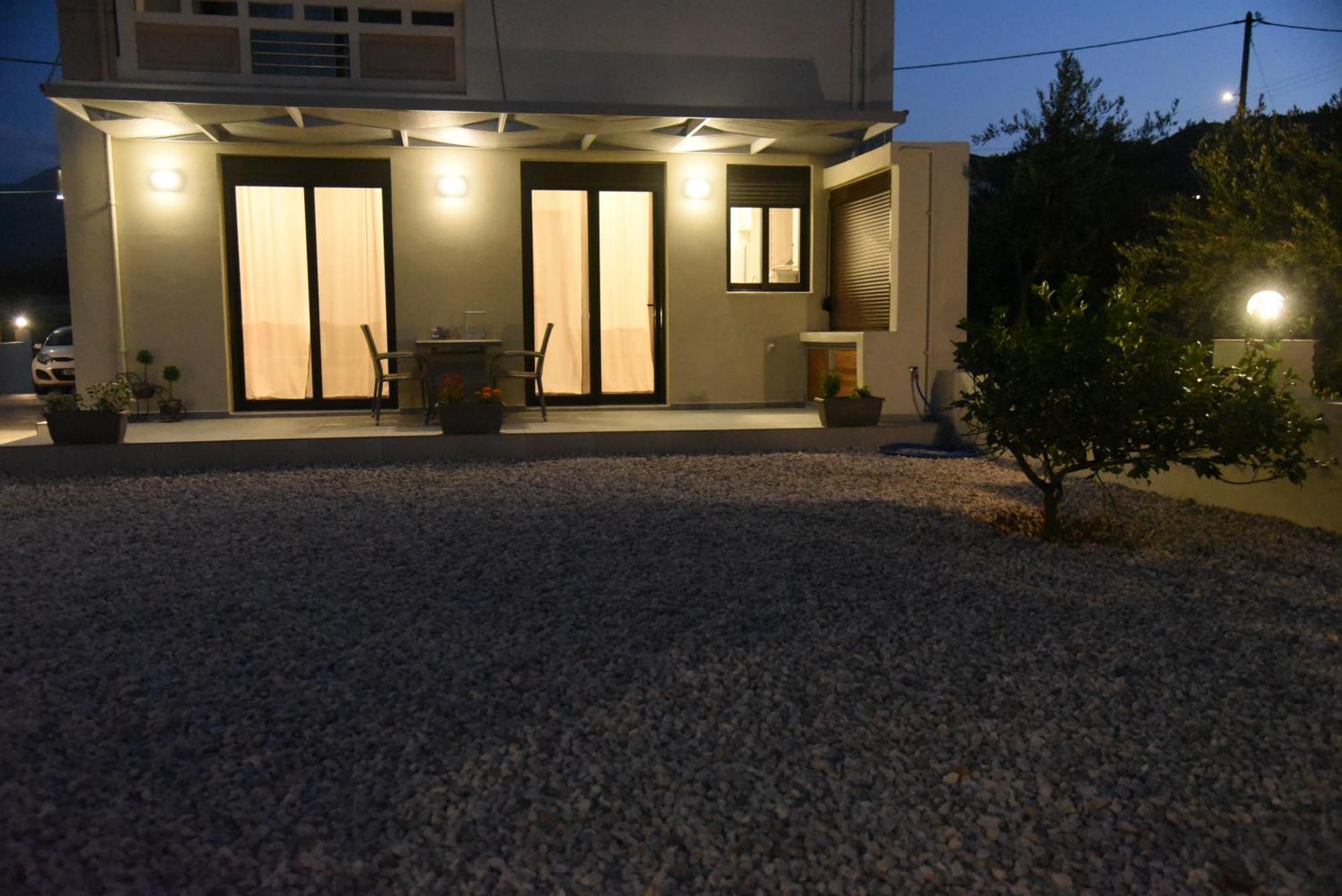 Pirgos Deluxe Apartment - Private Parking Kíssamos Extérieur photo