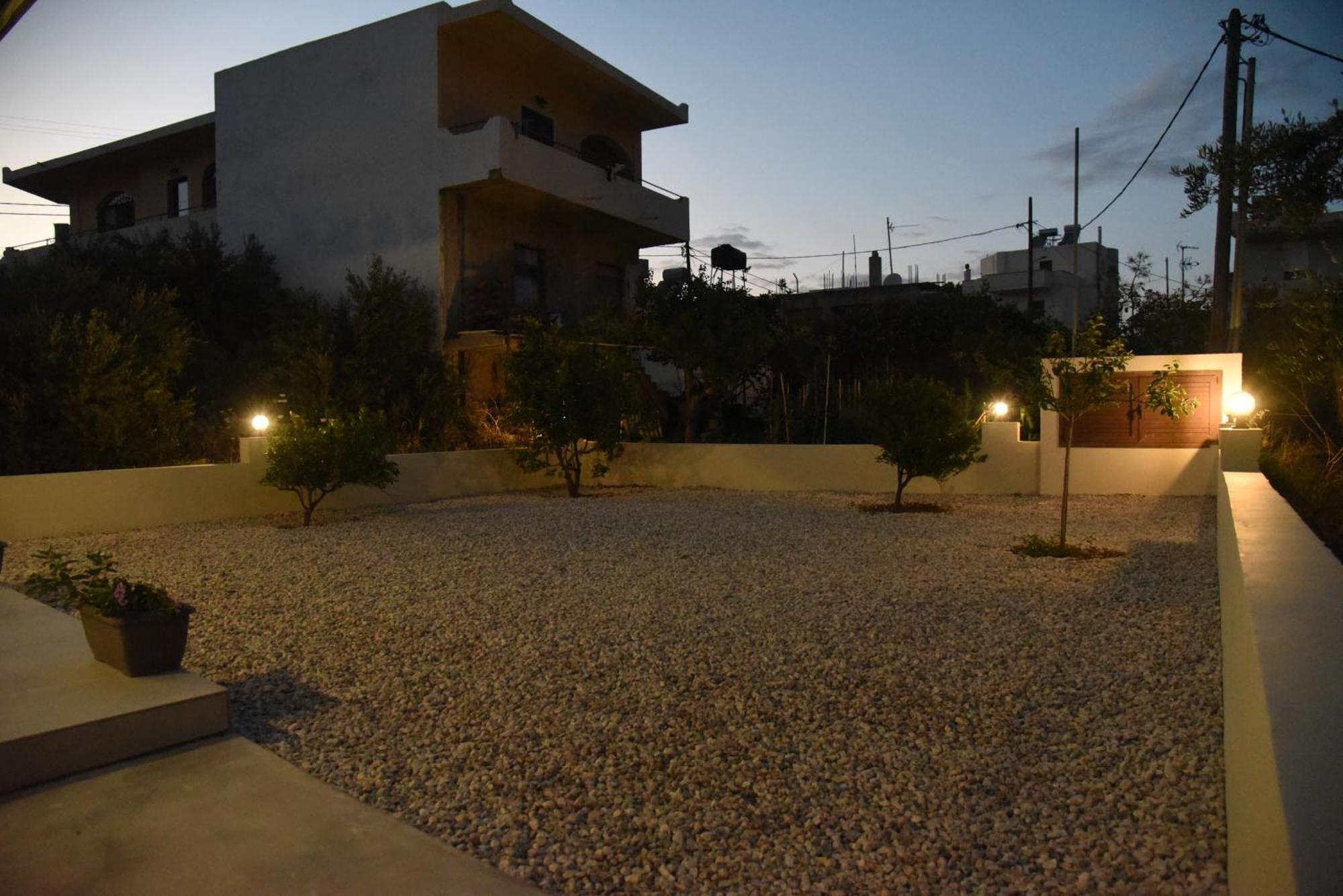 Pirgos Deluxe Apartment - Private Parking Kíssamos Extérieur photo